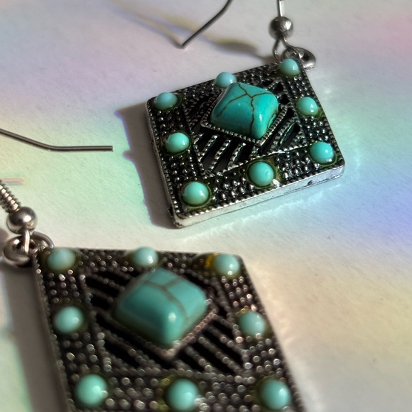 Turquoise dangle earrings - Picture 6 of 8